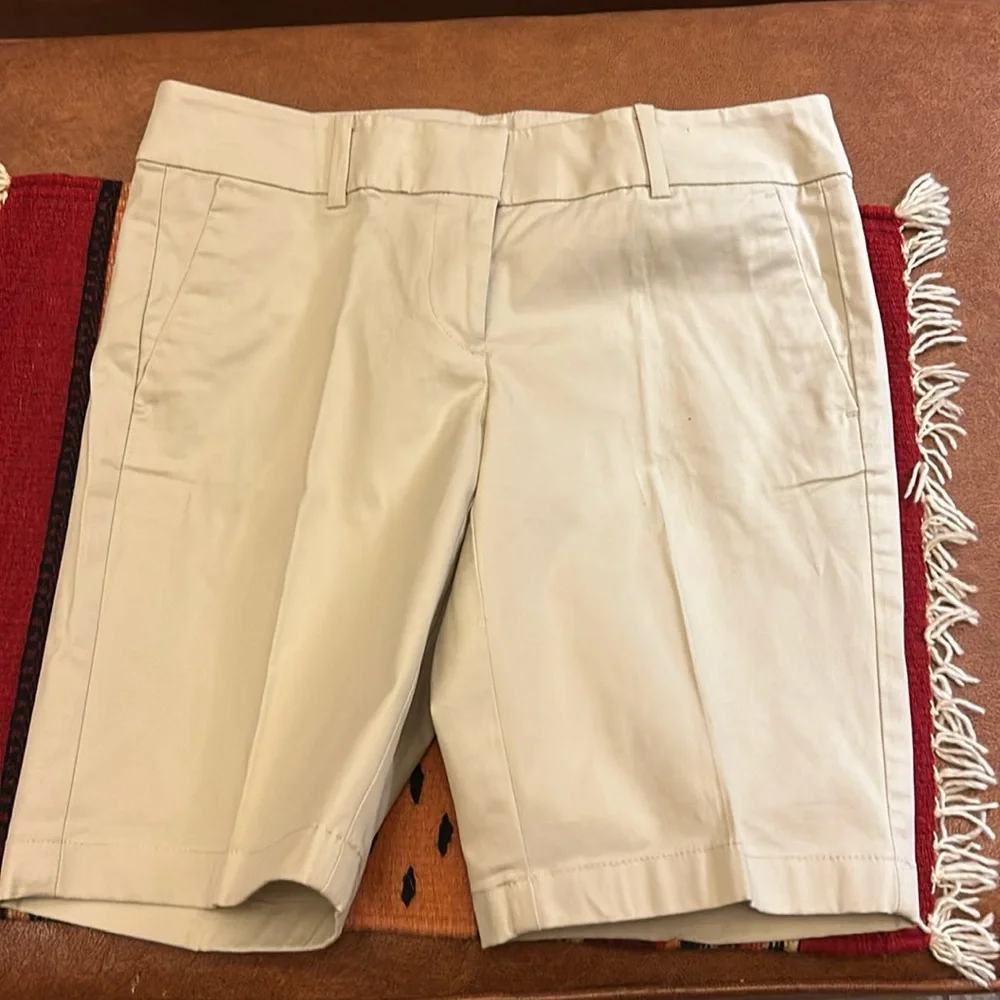 Ann Taylor BoardWalk Shorts, Size 4P, Tan, 98% Cotton, 2% Spandex, NWT